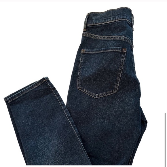 Express NWT Slim Super High Rise Distressed Ripped Knees Jeans SHORT - Picture 7 of 7